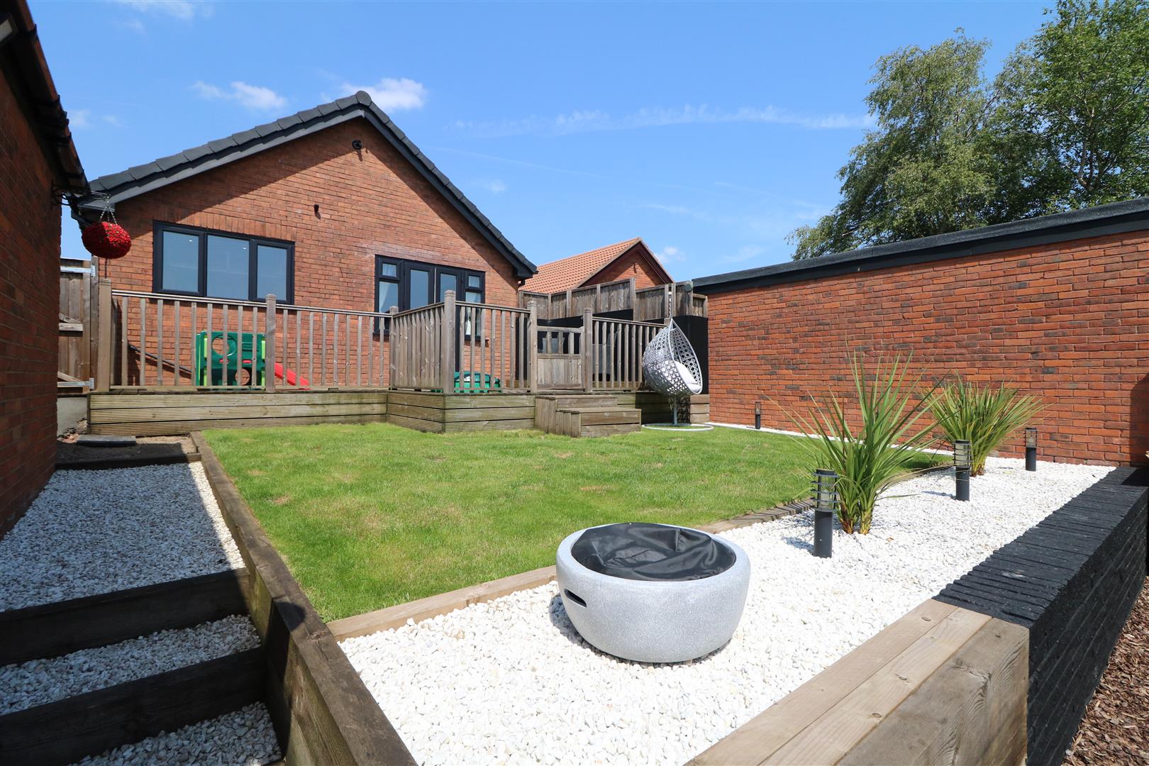 3 bed property in Earlswood Road, Stoke-On-Trent